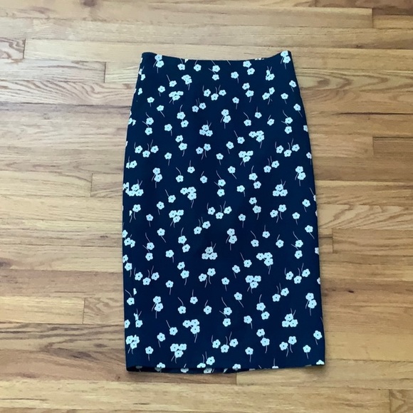 Boden Navy Floral Pencil Skirt 4L - Picture 3 of 8